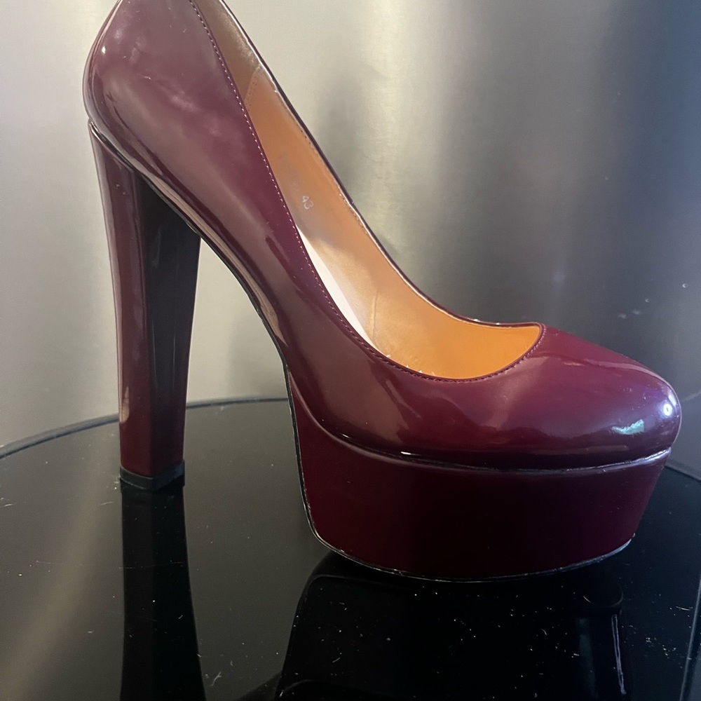 Chic WINE Platform Heels